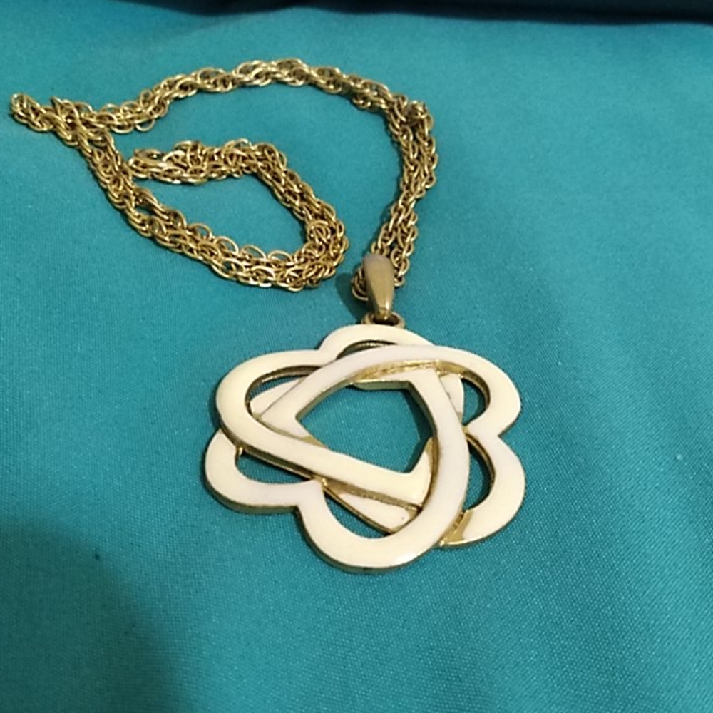 White and Gold Heart Pendant Necklace